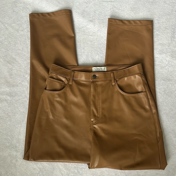 A&F Women’s Plus Size 90’s Straight Ultra High Rise Faux Leather Light Academia - Picture 1 of 9